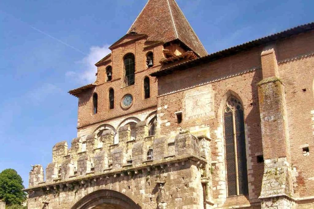 Appartement Entier Moissac Centre 30 M2 Calme Avec Cour Interieure Pour Velos A 50M Du Marche De Moissac Exterior photo