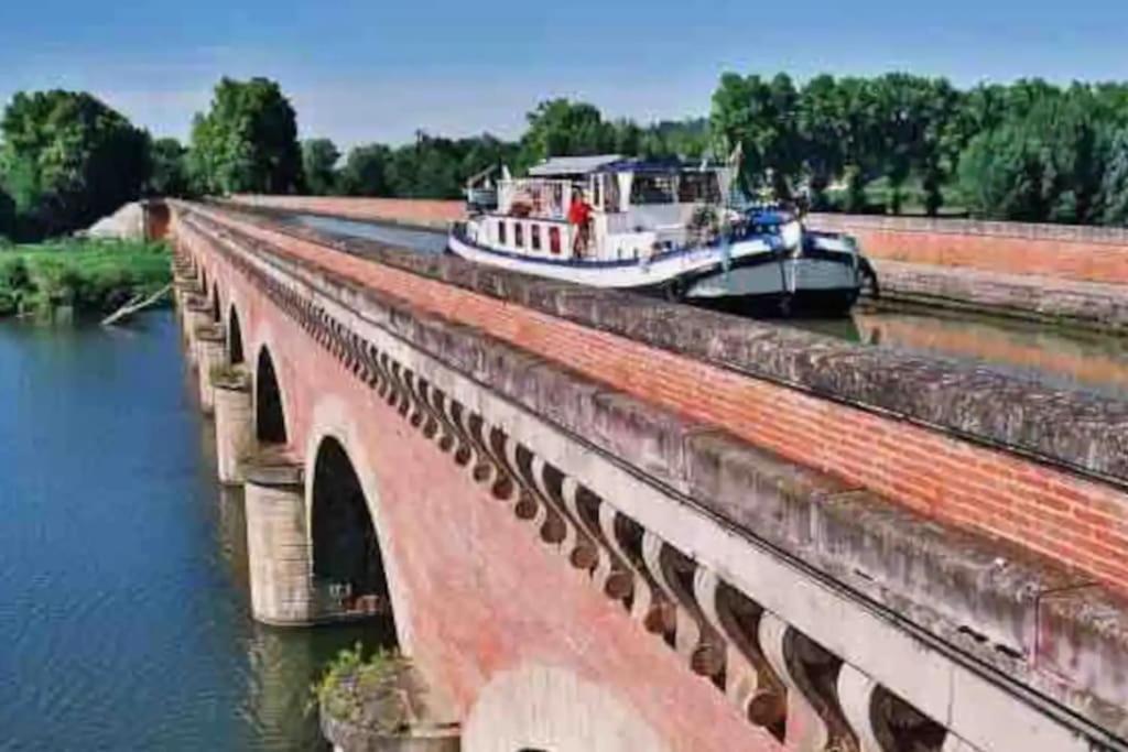 Appartement Entier Moissac Centre 30 M2 Calme Avec Cour Interieure Pour Velos A 50M Du Marche De Moissac Exterior photo